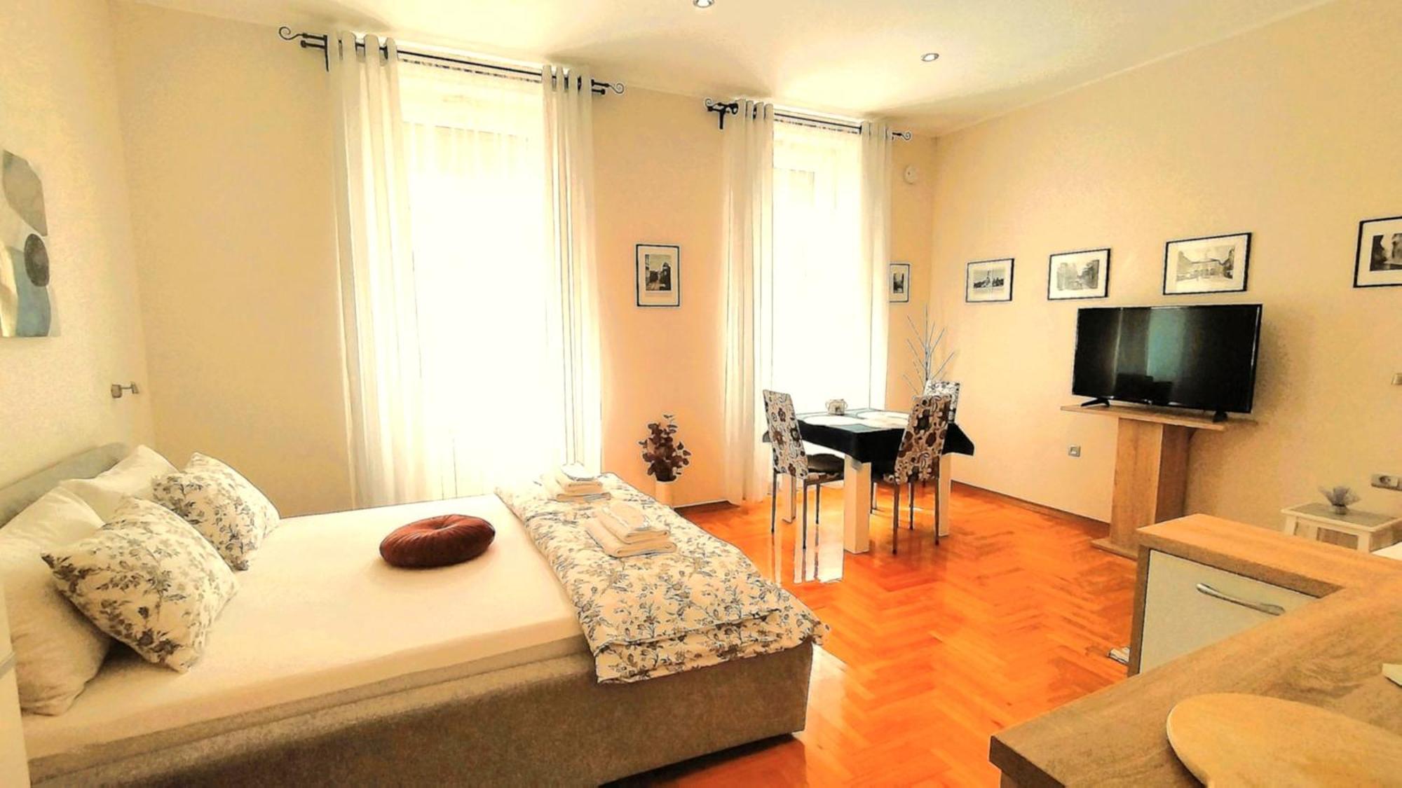 Lavender - City Room With Free Parking Pula Extérieur photo