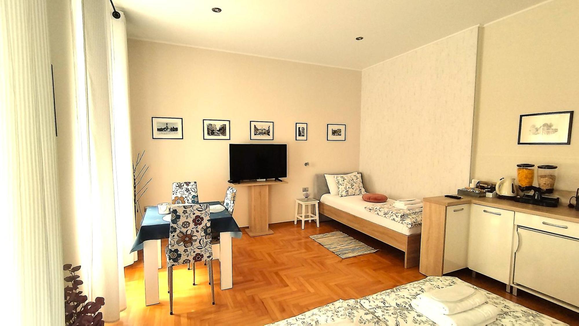 Lavender - City Room With Free Parking Pula Extérieur photo