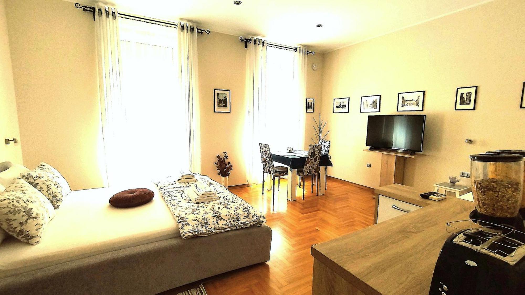 Lavender - City Room With Free Parking Pula Extérieur photo