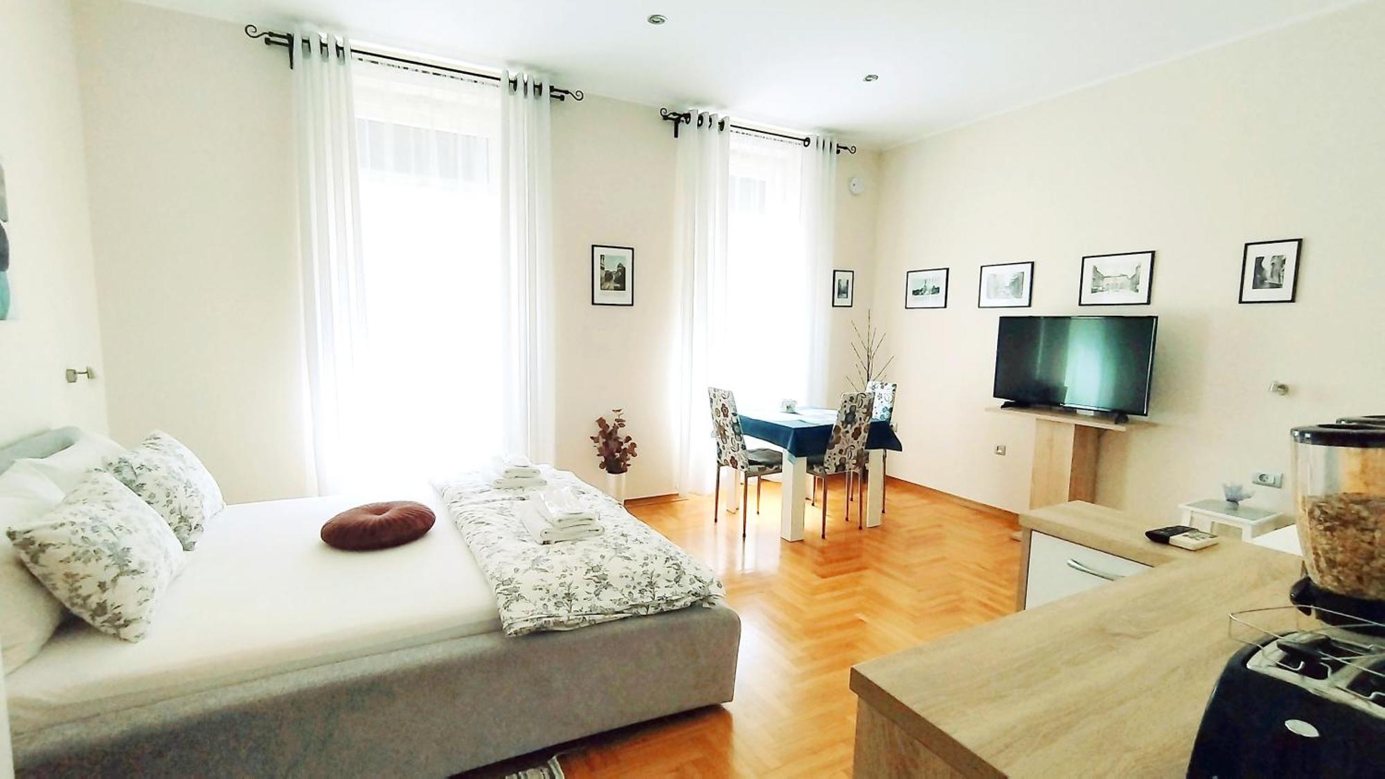 Lavender - City Room With Free Parking Pula Extérieur photo